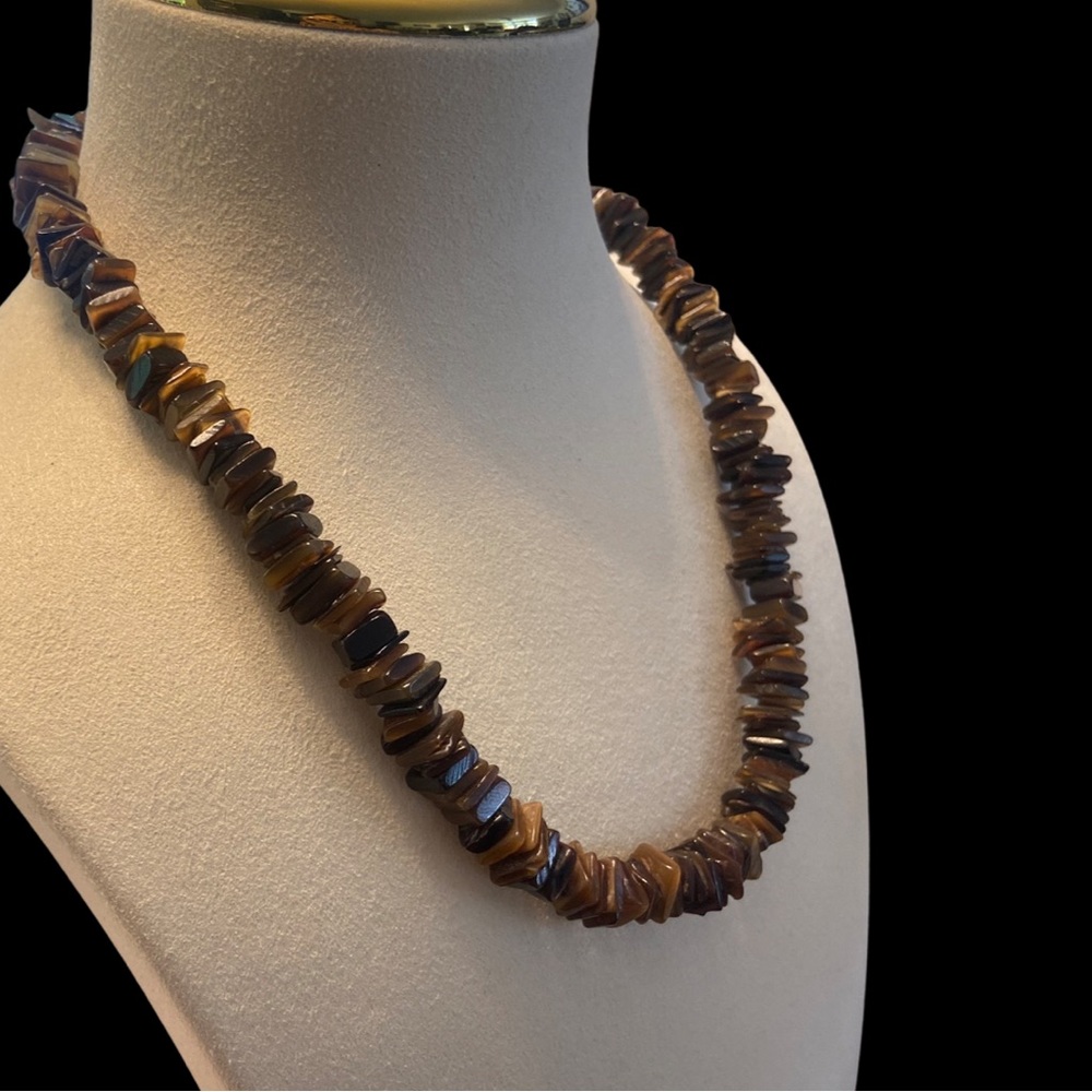 Vintage Tigers Eye chip necklace with barrel clasp